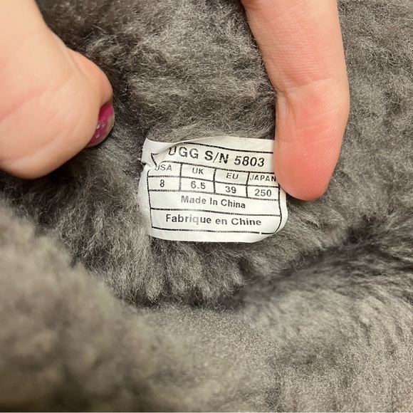 UGG Bailey Button gray suede boots size 8 - Picture 8 of 8